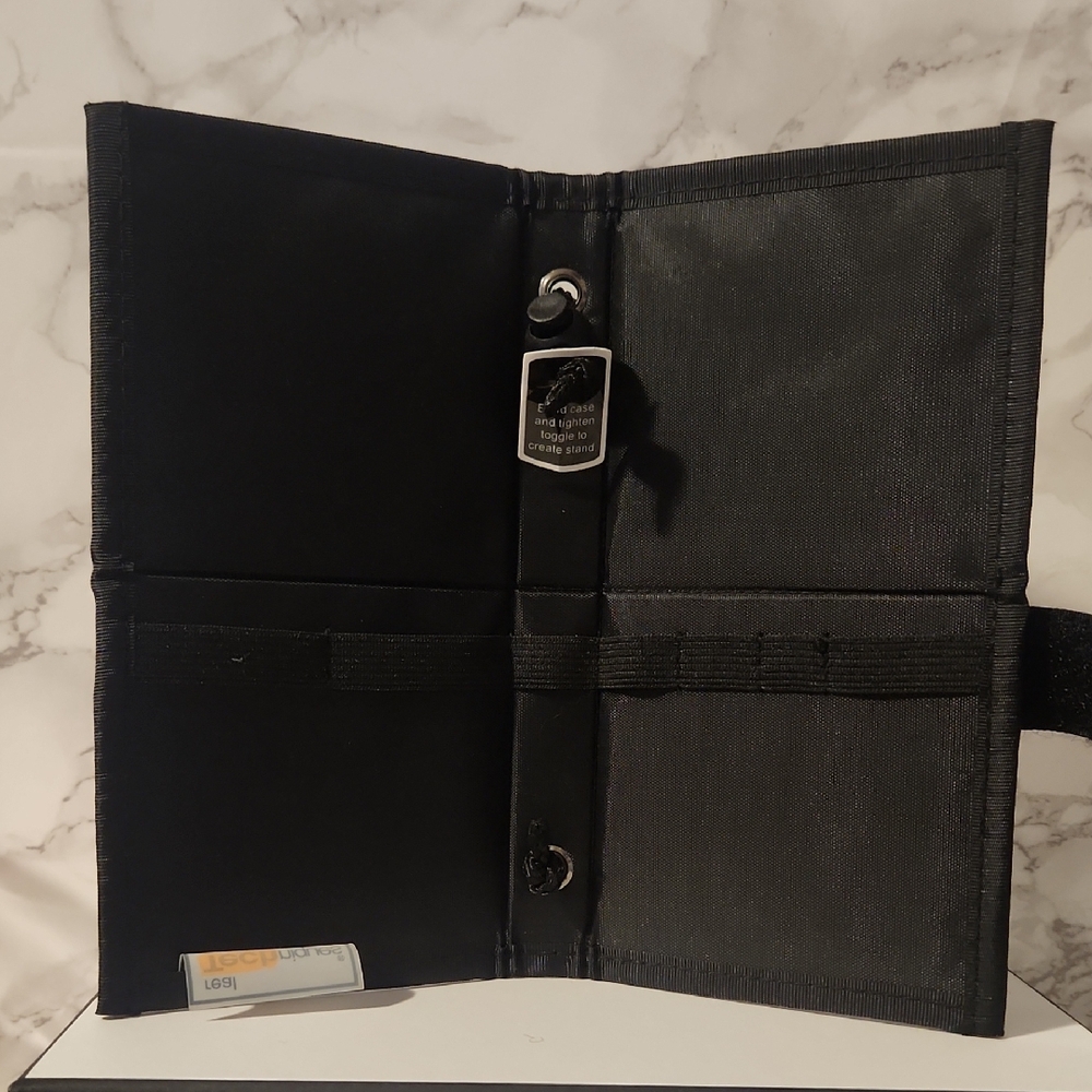 Real Techniques foldable travel brush holder
